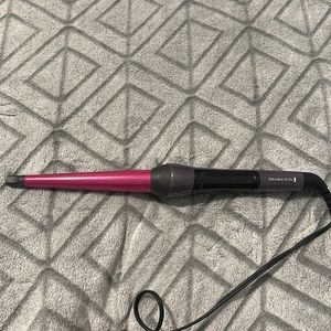 Remington 1/2-1in Clamp-free Curling Wand